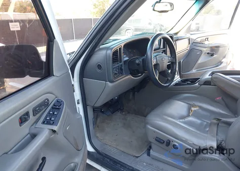 2004 Chevrolet Tahoe Lt z USA, uszkodzony, nr VIN 1GNEC13ZX4R247211